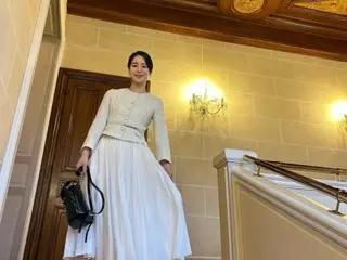演員林智妍在巴黎展現優雅美感...宛如女王