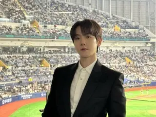 BAEK HYUN（EXO）在「MLB首爾系列賽」開幕賽上唱國歌...他的「魅力聲音」充滿了高尺巨蛋