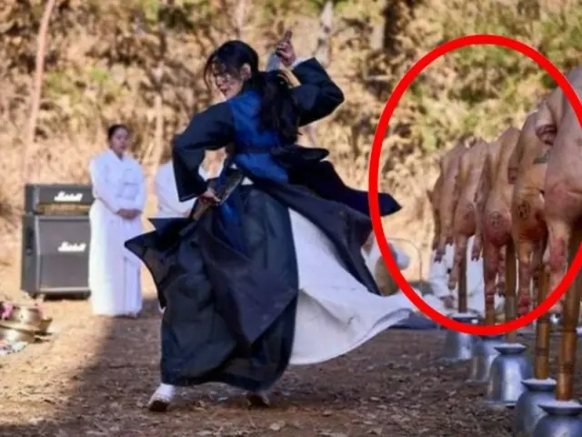 電影《破墳》，巫女的儀式“咕”…豬被劍砍“不是CG，而是“真實””