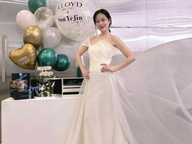演員孫藝珍再穿「婚紗」…有一種讓人難以置信的「清純」美感，還有點「尊嚴」？