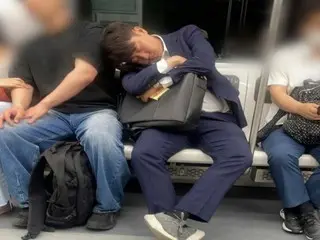 「那人不是國會議員嗎？」…新改革黨李議員睡在地鐵車廂的目擊者描述傳播=韓國報道