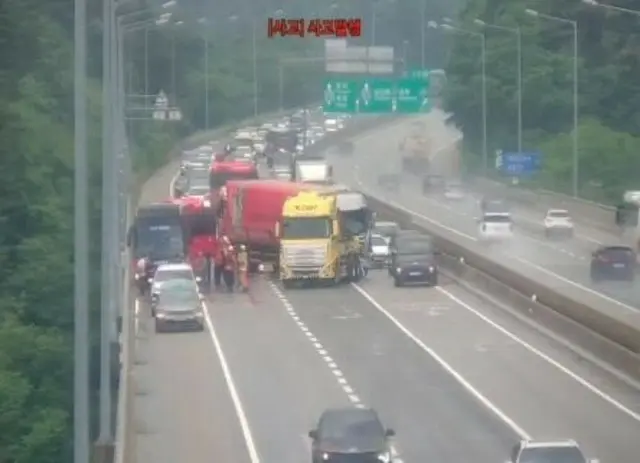 東海高速道路で玉突き事故発生…47名が軽傷＝韓国