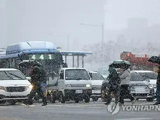 首爾連續兩天大雪，交通系統中斷