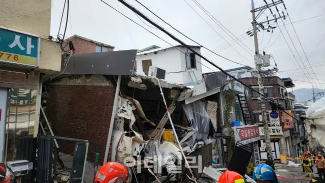 記録的大雪、城南では築50年の住宅崩壊＝韓国