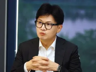 人民權力代表韓東勳在接受特別檢察官金健熙女士質詢時表示：“不能因為含糊不清而忽視謹慎的判斷。” - 韓國