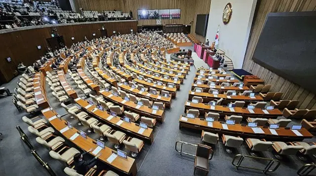 国民の力の弾劾反対派「地獄の門が再び開かれた」（尹錫悦大統領弾劾案可決）＝韓国