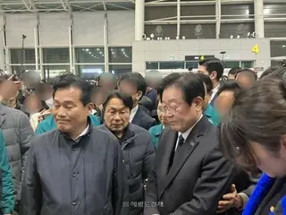 濟州航空客機失事第四天…李在明和民主黨代表留在務安安慰罹難者家屬 - 韓國