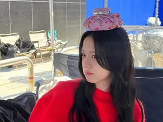 BLACKPINK JISOO，頂級偶像的反差魅力…嘟起嘴唇說“愛要爆炸了！”