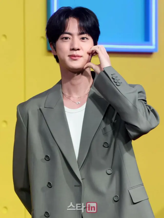 【フォト】「BTS」JIN、Netflixバラエティ「キアンの破天荒ゲストハウス」記者懇談会に出席2