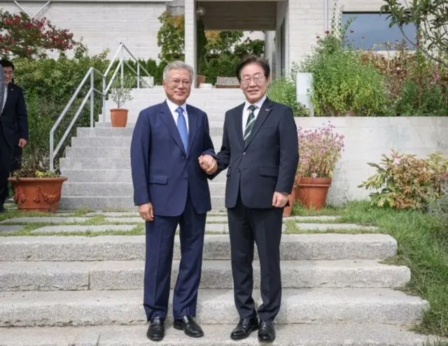 文在寅元大統領「李在明候補を中心に固く団結」…「圧倒的な政権交代を」＝韓国