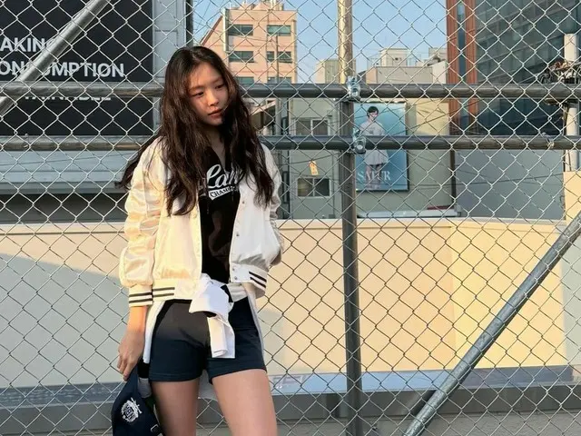 孫娜恩（前Apink成員），“11位數的腿部線條”+完美的腹肌...“我很好”