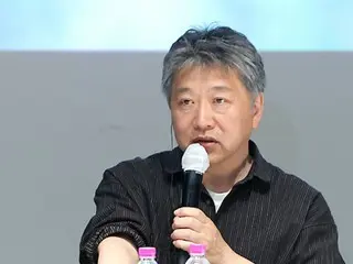 [照片] 是枝裕和導演出席在韓國舉辦的「特別展」…宋康昊、李柱延等人也出席