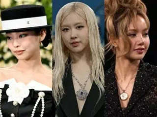 「人間香奈兒」JENNIE、「燕尾服」ROSE、「露肩」LISA…「BLACKPINK」成員再次成為「2025 Met Gala」的焦點