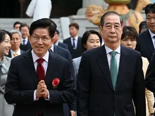以無黨派身份參選的前國務總理韓德洙與執政黨正式候選人會面……他們會「團結」嗎？ = 韓國