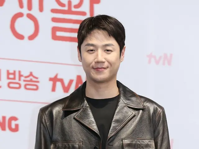 【全文】俳優チョン・ジュンウォン、“ク・ドウォンロス”にファンカフェ訪問「恥ずかしがり屋なのでやっと勇気を出した」…「いつかは賢いレジデント生活」で好演