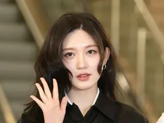 IVE GAEUL亮相蠶室棒球場...LG與韓華大戰開場化身“勝利仙女”