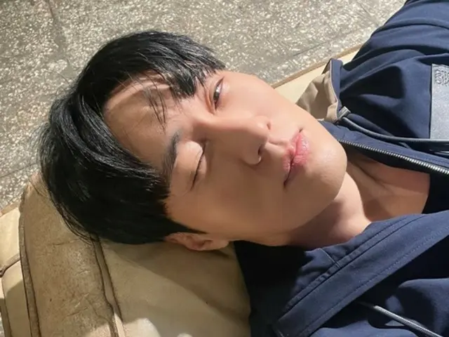 俳優ソ・ジソブが24日、「あした会おう」と伝え、近況を公開した。