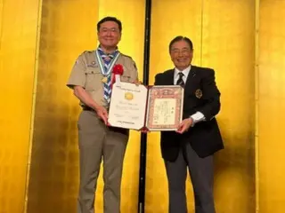 李昌熙總統在日本童子軍全國大會上榮獲櫻花金質獎章