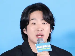 電影《Hi.5》中的安宰弘：“和宥雅仁的吻戲？我覺得這是讓團隊凝聚在一起的一場戲。”