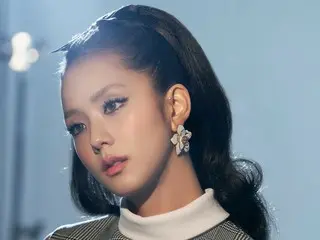 BLACKPINK 的 JISOO 展現比芭比娃娃更美麗的外表
