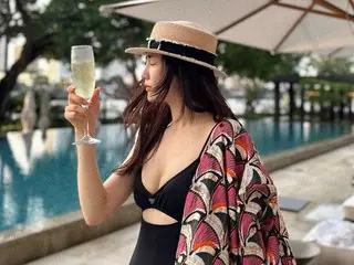 女星樸河善大膽曝光，讓老公柳秀英大吃一驚...泳裝風格堪稱“品牌”