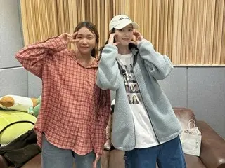 參與IU《紅鞋》編曲的李珍雅表示，「我被她的聲音迷住了」。