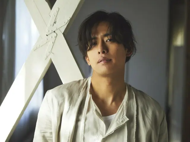 [官方採訪] K 舉辦出道20週年紀念巡迴演唱會「K 20週年
他談到了對“LIVE”的想法，並說：“我希望今年成為回饋的一年。”