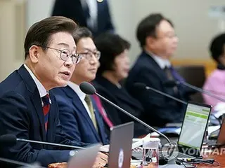 李總統主持首次內閣會議；新內閣組建前“共存尷尬”