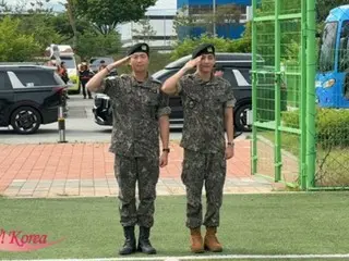 [視訊報導] BTS 的 RM&V 一起退伍，受到許多軍人的歡迎