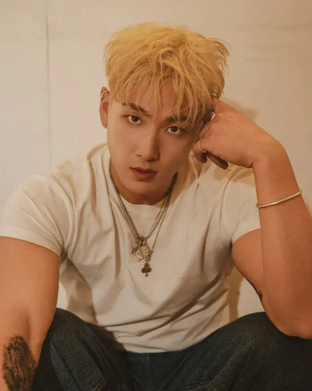 歌手ベクホ、コンセプトフォト公開…ソロアーティストとして新たな跳躍