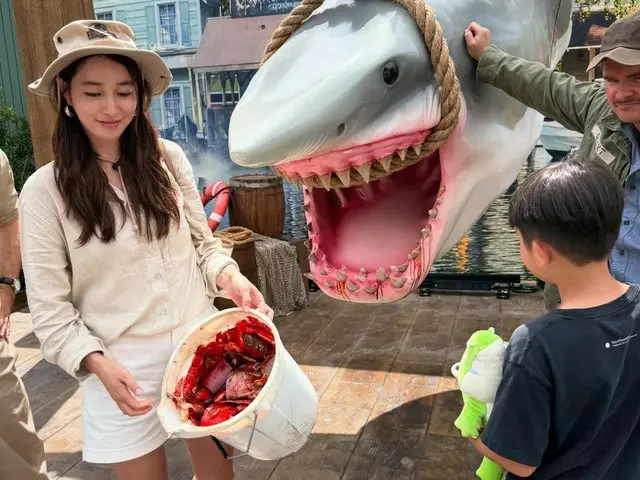 演員李玟貞與丈夫李秉憲一起旅行？餵鯊魚時“瞬間冒冷汗”