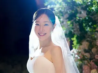 「請生出五個德壽裡兄弟！」演員嚴智元身著純白婚紗…20歲體重51kg“真是優雅極了”