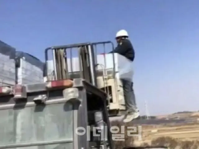 「フォークリフトいじめ」の外国人労働者、追放の危機から働き口を得る＝韓国