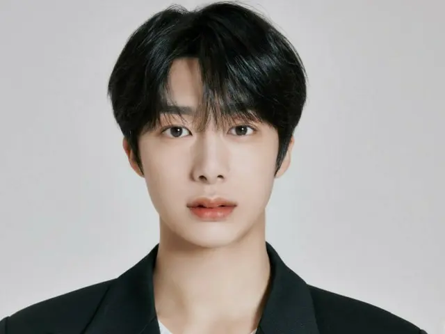 MONSTA X 的 HYUNGWON 今天 (24 日) 在他的家鄉光州投出第一球