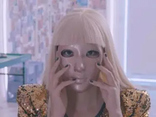 在電視劇《面具女孩》中成為熱門話題的歌曲《週六夜》的原唱孫丹妃公開了“面具女孩”概念視頻（含視頻）