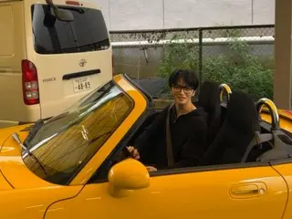 一輛可愛的黃色跑車，你會想坐在 Jaejung 旁邊......「非常可愛的車」（包括影片）
