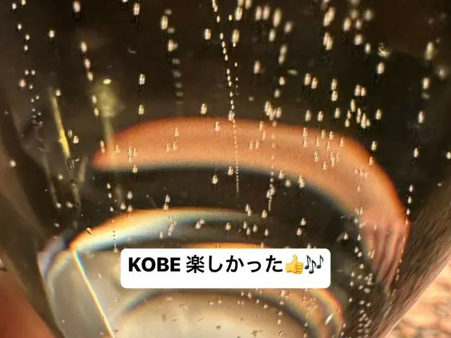 “東方神起”昌珉在神戶粉絲俱樂部活動結束後舉杯香檳…“KOBE很有趣”