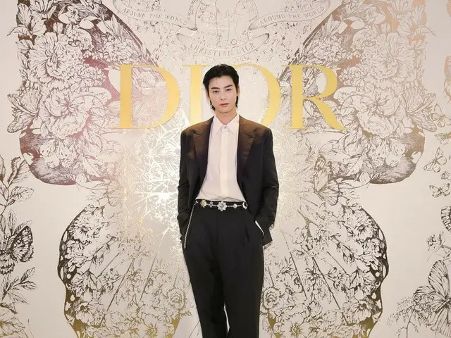 「ASTRO」車銀優已經穿上春裝了…「Dior」的奇妙王子