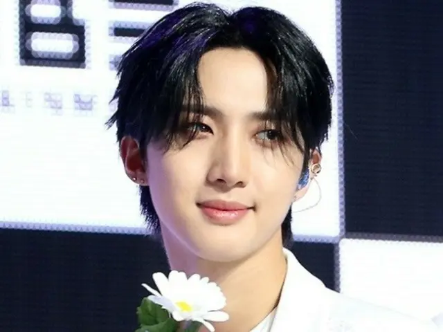 PENTAGON 的 Hui 正在為明年 1 月的個人首秀做準備。