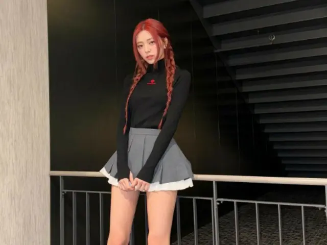 《ITZY》尤娜亮眼美腿吸睛…「活體娃娃」