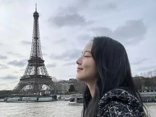 「BLACKPINK」Jisoo，以艾菲爾鐵塔為背景的巴黎女神
