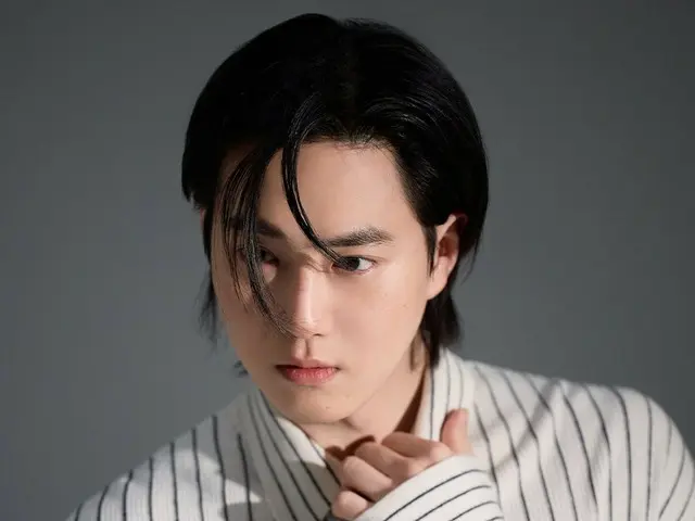 《EXO》Suho公開幕後寫真…B cut也不錯