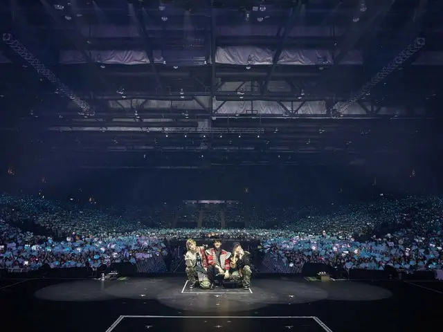 香港「SHINee WORLD VI」結束後，「SHINee」在香港與Shahol等人合影