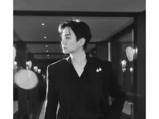 《2PM》俊昊一身黑色西裝散發瀟灑魅力…貴族視覺讓人忍不住讚嘆