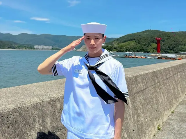 「NCT」太妍公開了海軍畢業典禮照片…可愛的水手