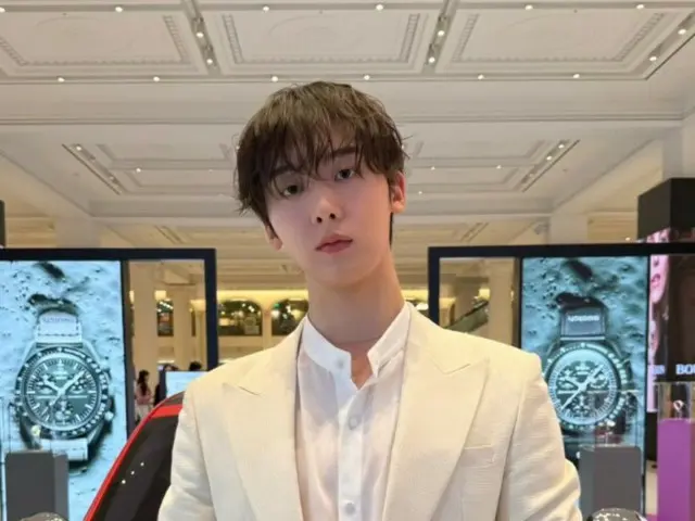 ASTRO 的 YOON SANHA 出席 Swatch 快閃店…看起來更成熟