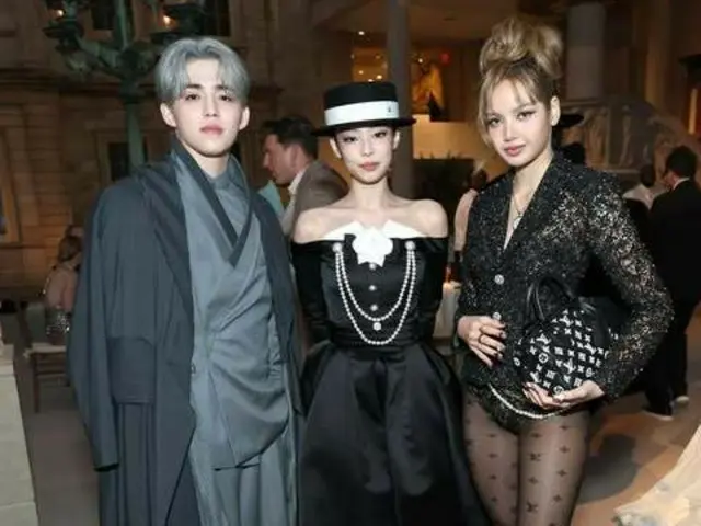BLACKPINK 的 Jennie、Lisa、Rosé 和 SEVENTEEN 的 S.COUPS 以「受 K-POP 啟發的 Met Gala 造型」征服紐約
