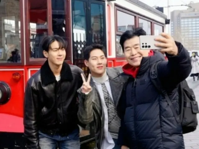 MONSTA X 的 Shownu 和 Jooheon 首次訪問土耳其，受到國賓般的待遇...人氣爆棚（便利商店餐廳）