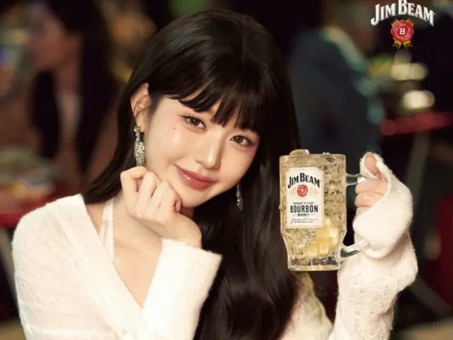 「商業女王」IVE 的張元英成為金賓高球酒的模特