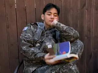 防彈少年團 V 在 Instagram 上發布了紀念退伍的未公開照片！